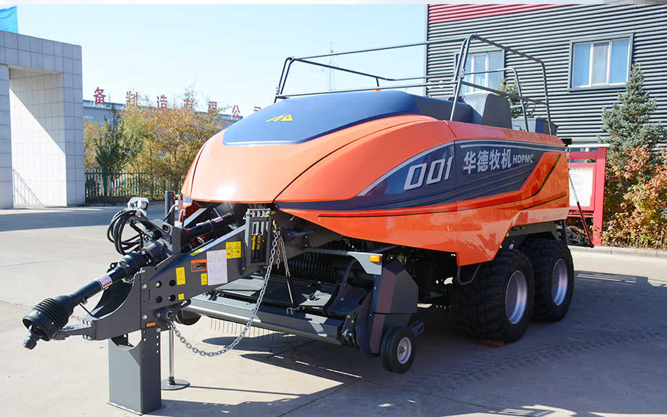 標(biāo)題：9YFLD-2.2型六道繩大方捆撿拾壓捆機(jī)
瀏覽次數(shù)：181
發(fā)表時(shí)間：2023-12-12