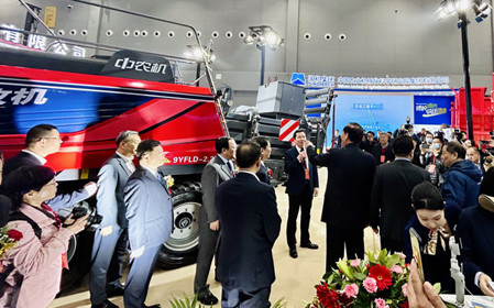 標(biāo)題：全新“華德”重磅亮相2024全國(guó)農(nóng)機(jī)展
瀏覽次數(shù)：1571
發(fā)表時(shí)間：2024-03-29