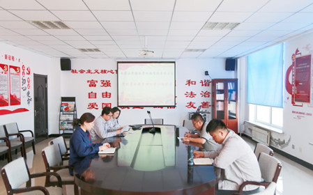 標(biāo)題：華德牧草公司黨委開展黨紀(jì)學(xué)習(xí)教育專題學(xué)習(xí)
瀏覽次數(shù)：1192
發(fā)表時(shí)間：2024-05-24